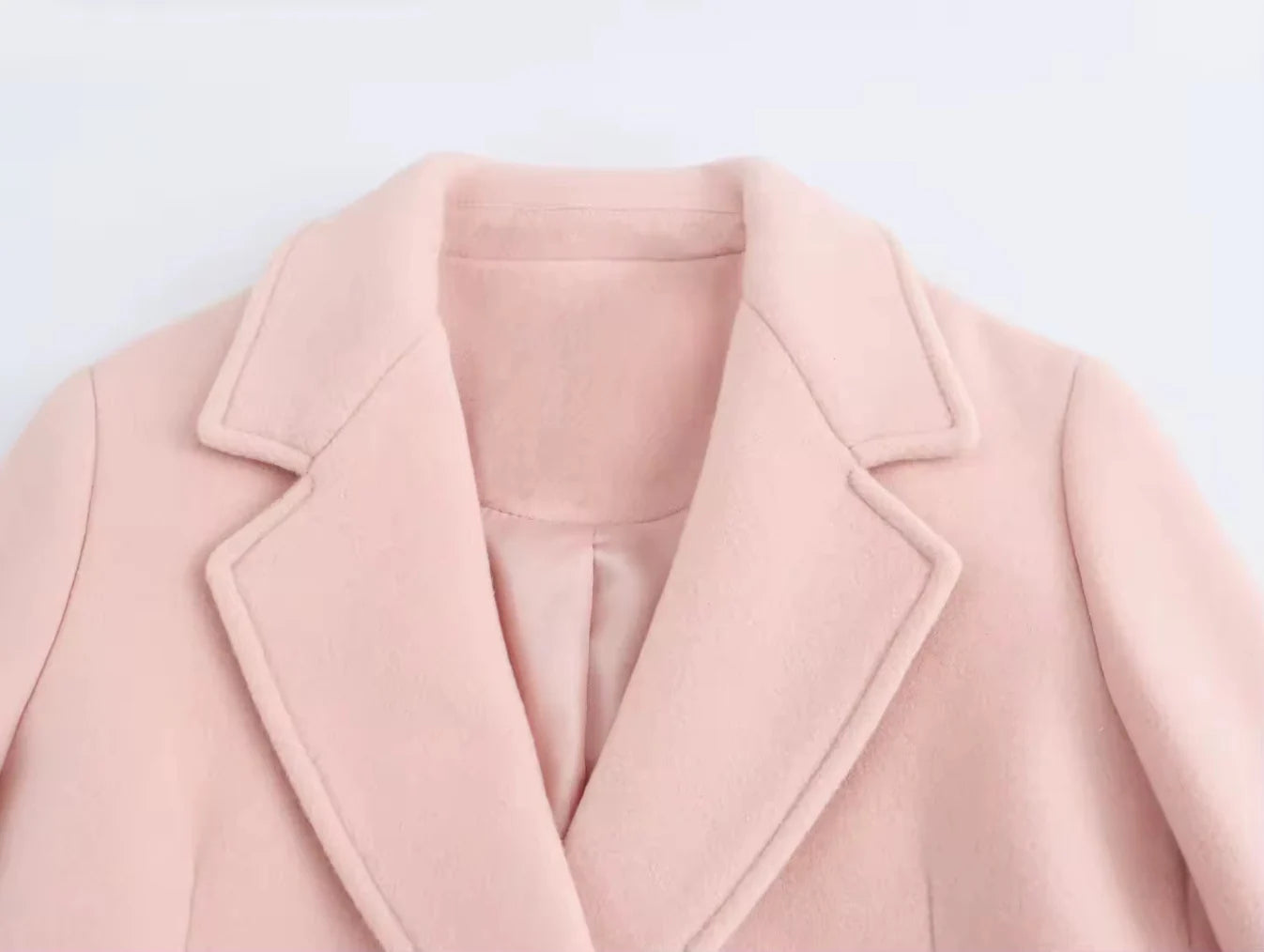 Novalie Pink Panther Mantel