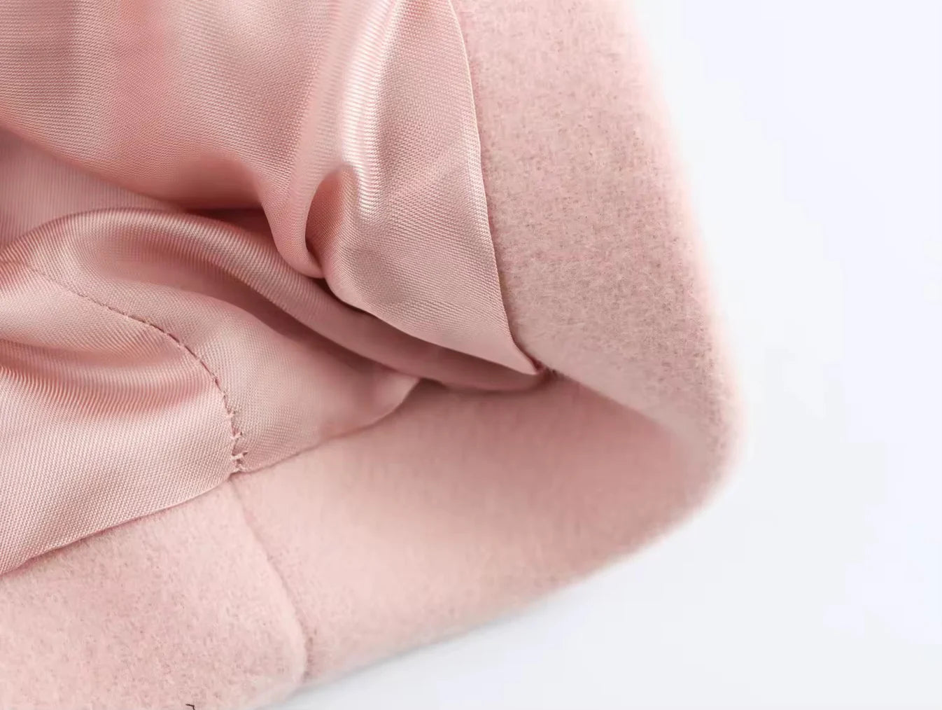 Novalie Pink Panther Mantel