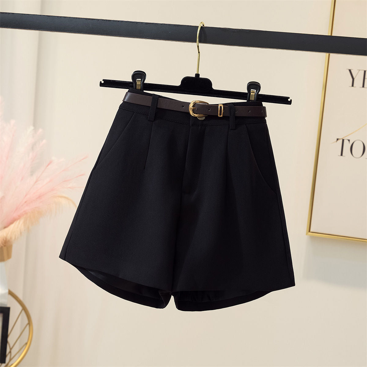 Lejla Elegance Shorts